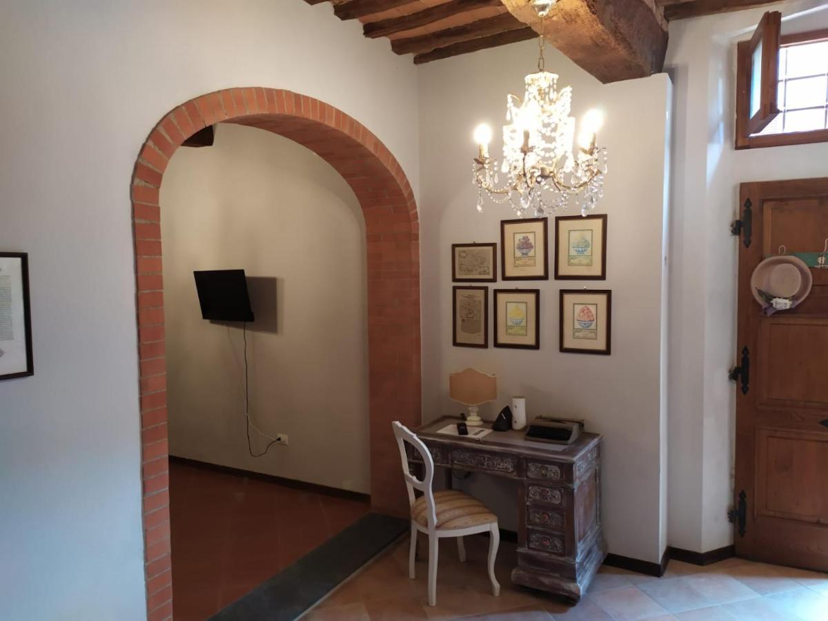 Borgo Antico Lari Exterior foto