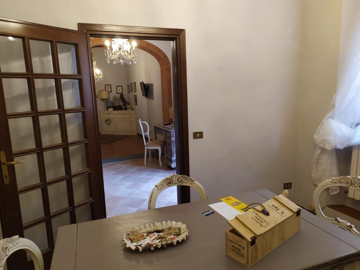 Borgo Antico Lari Exterior foto